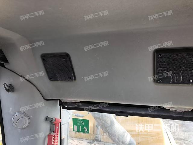 駕駛室頂部（整機外觀）