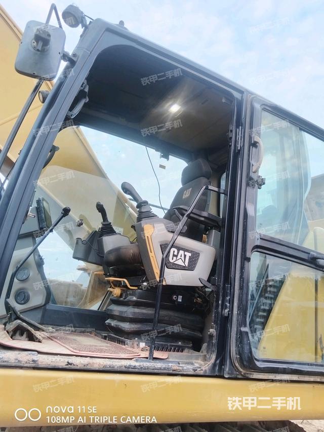 駕駛室左前45度（駕駛室部分）