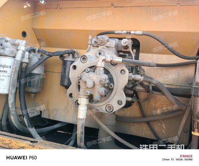 液壓泵艙室正面整體（整機(jī)外觀）