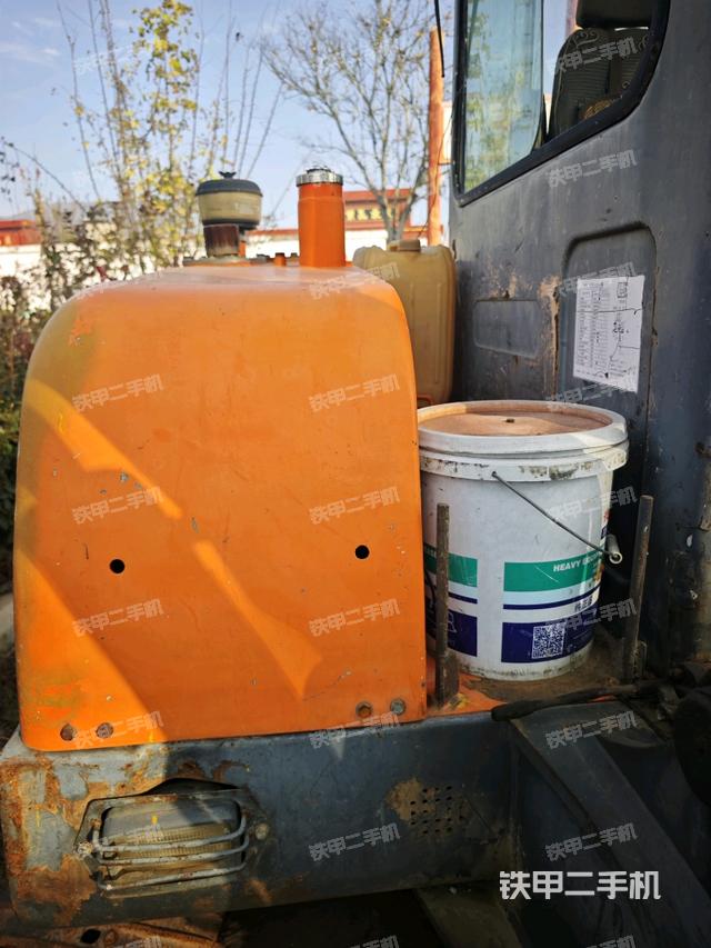 驾驶室顶部（整机外观）