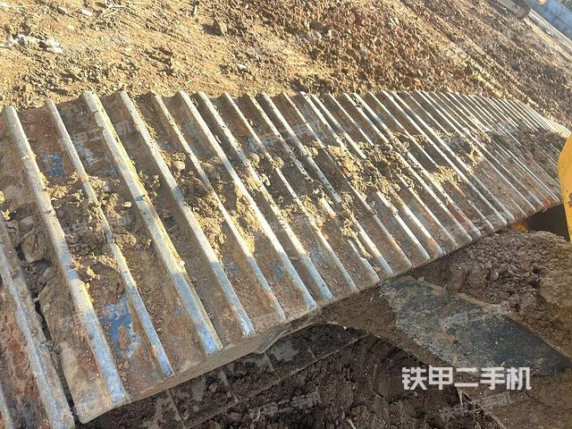 單側(cè)履帶整體（整機(jī)外觀）