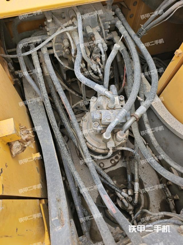 回轉(zhuǎn)馬達和主控閥（整機外觀）