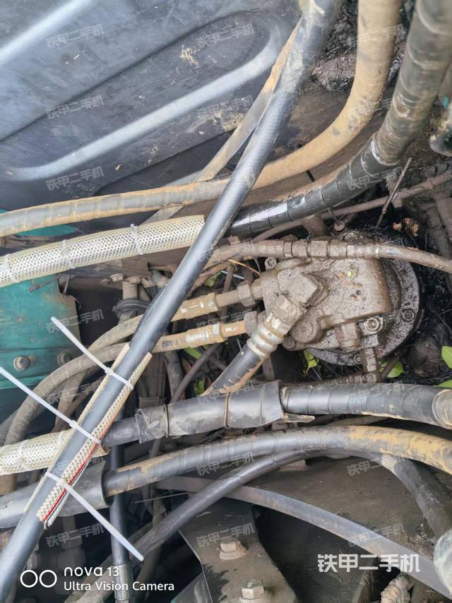 回轉(zhuǎn)馬達和主控閥（整機外觀）