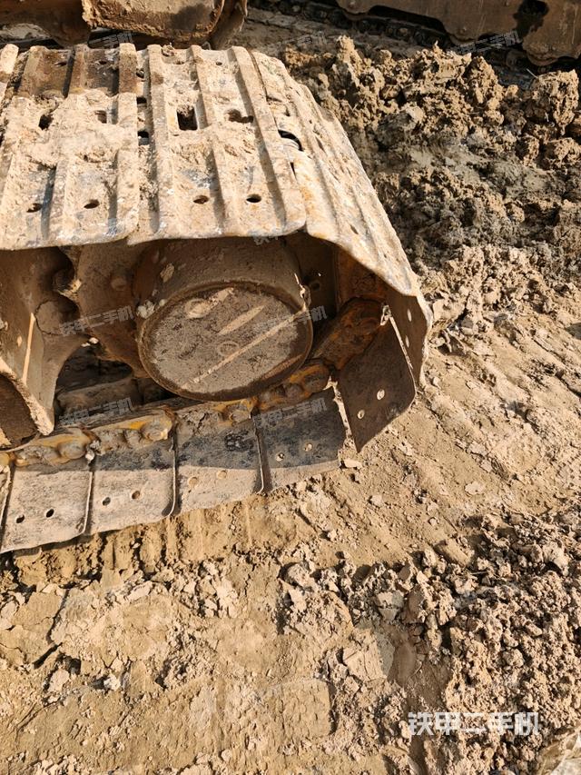 右驱动轮（行走机构）