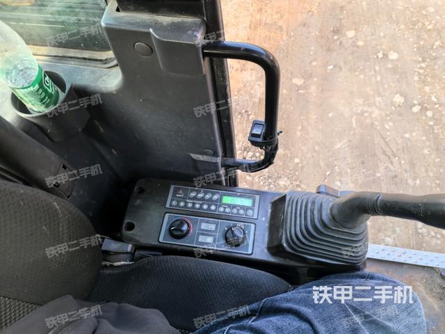 座椅左側(cè)控制臺(tái)/音響/含左手柄（駕駛室部分）