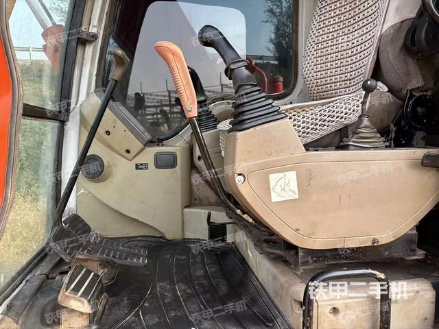 駕駛室頂部（整機(jī)外觀）