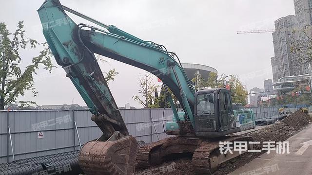 神鋼SK350LC-8挖掘機(jī)