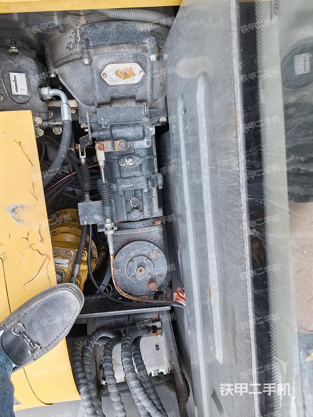 驾驶室顶部（整机外观）