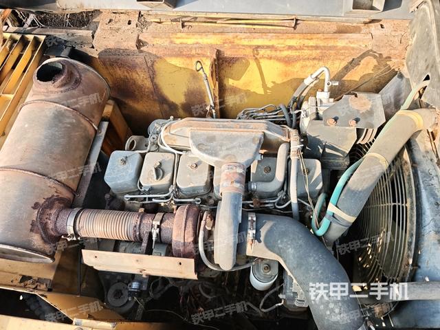 發(fā)動(dòng)機(jī)室（上車(chē)部件）