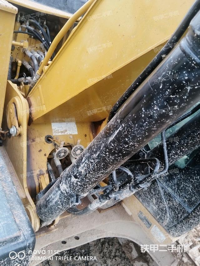 大臂背部俯视（工作和回转装置）