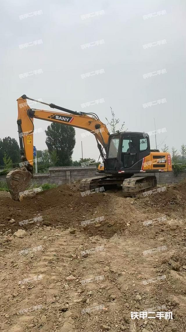 三一重工SY135C挖掘机