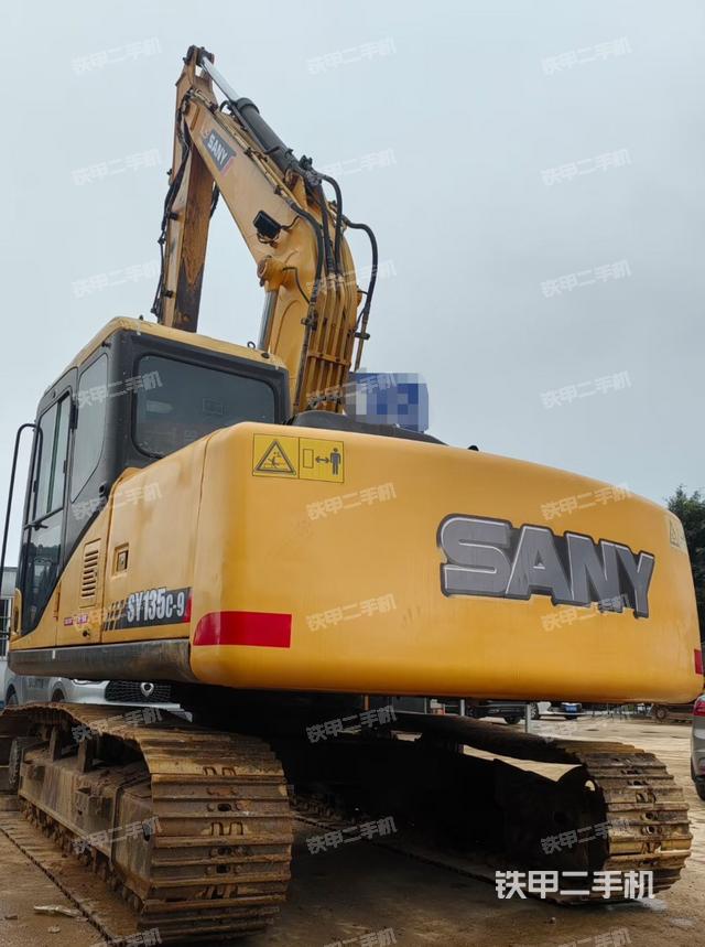 三一重工SY135C挖掘机
