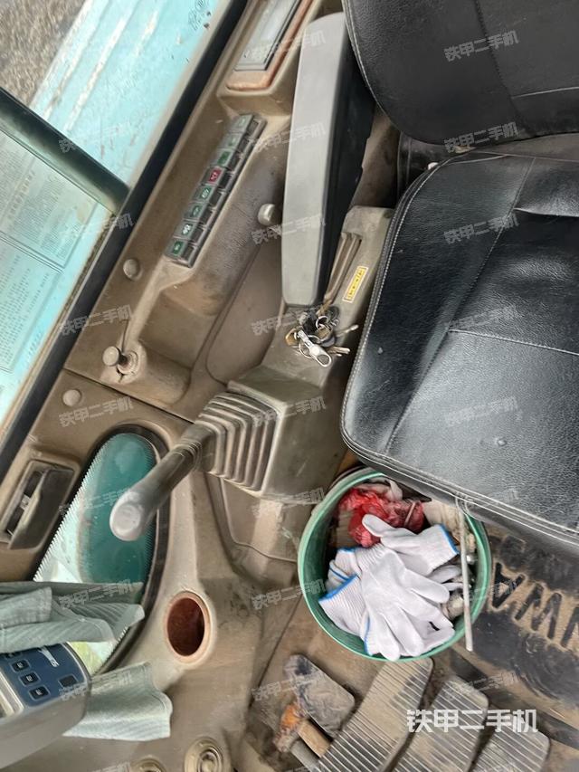 回轉馬達和主控閥（整機外觀）