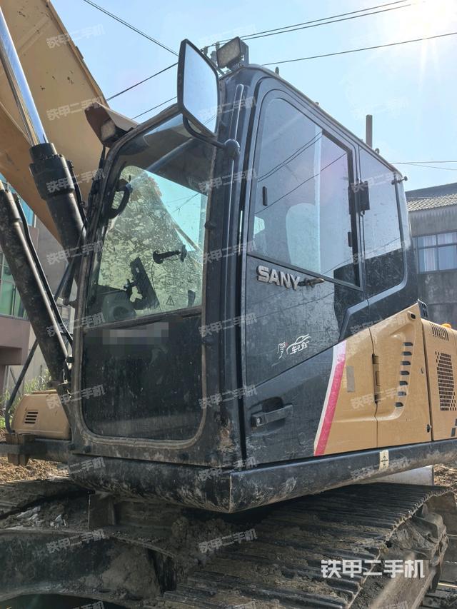 驾驶室整体（整机外观）