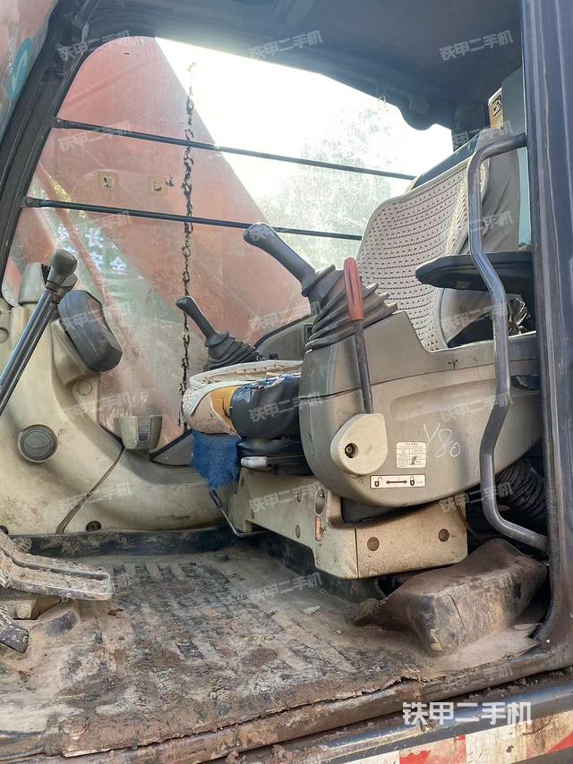 驾驶室整体（整机外观）