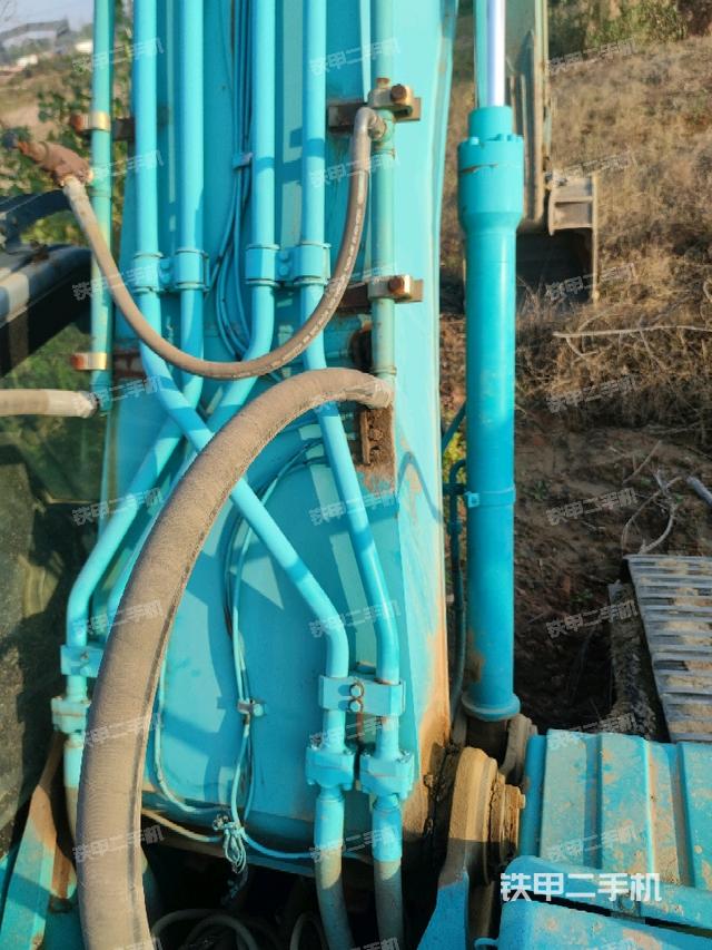 大臂背部俯視（工作和回轉(zhuǎn)裝置）