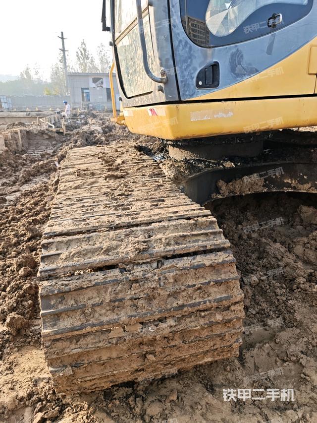 左驅(qū)動(dòng)輪（行走機(jī)構(gòu)）