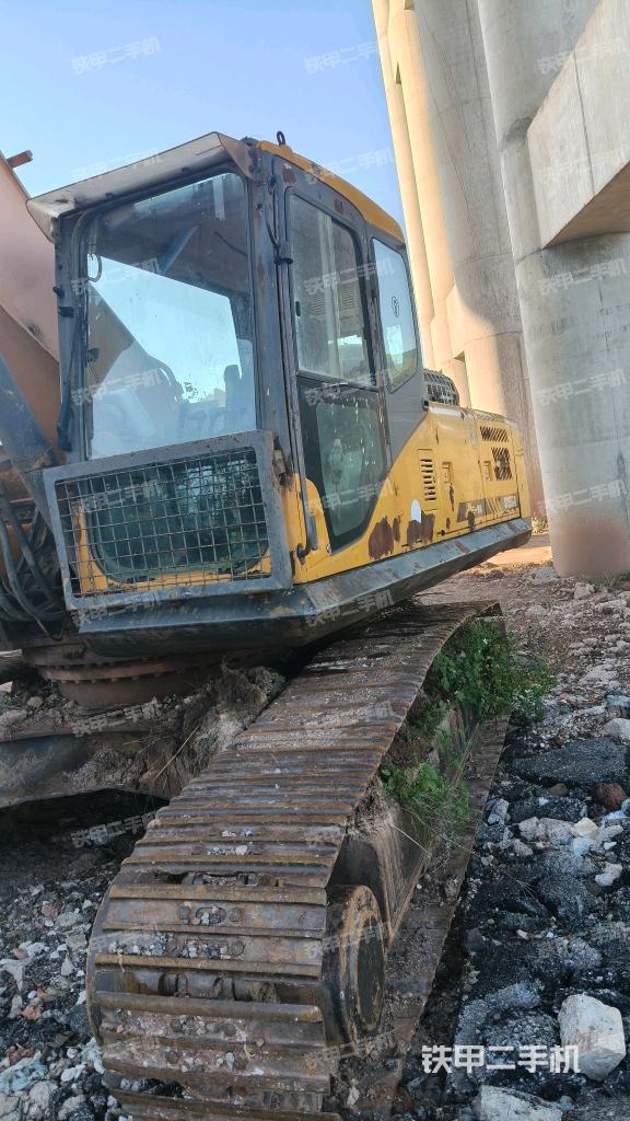 驾驶室整体（整机外观）