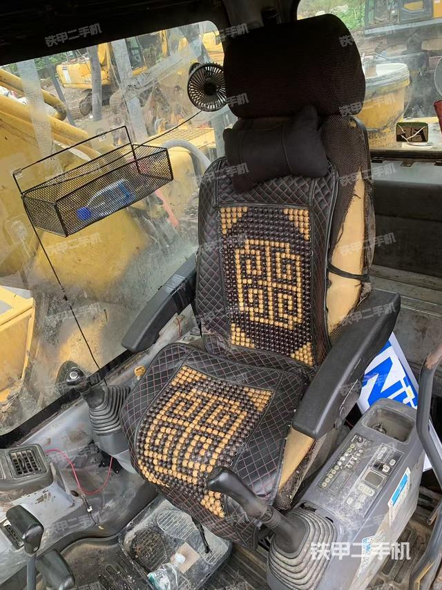 驾驶室整体（整机外观）