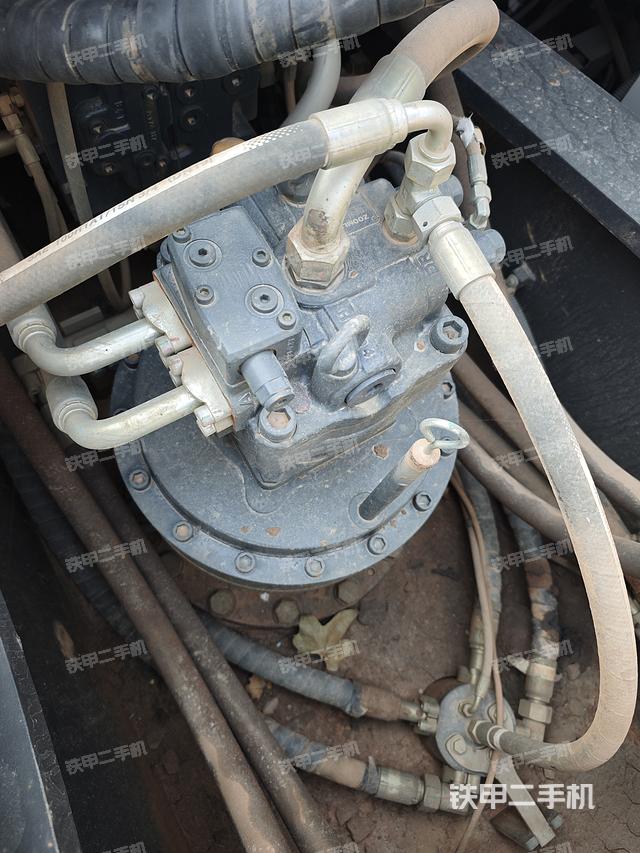 驾驶室顶部（整机外观）