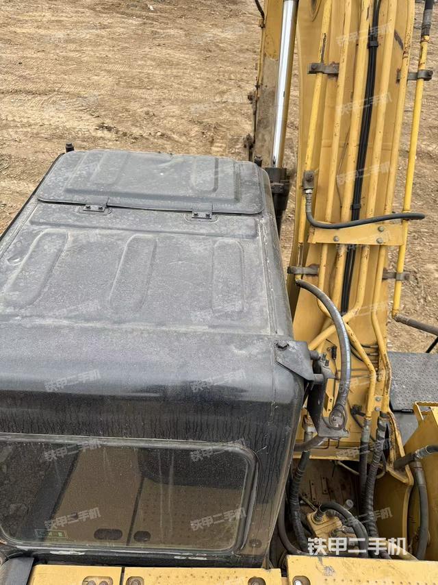 駕駛室頂部（整機(jī)外觀）