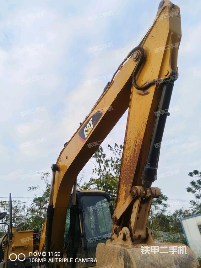 小臂整体左后（工作和回转装置）