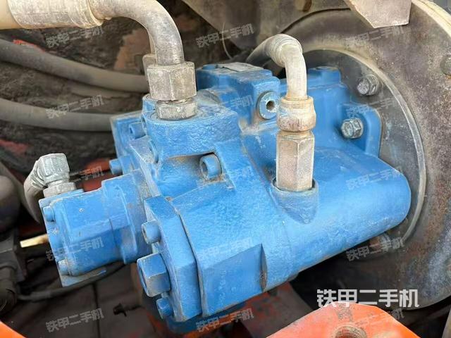 液壓泵艙室正面整體（整機(jī)外觀）