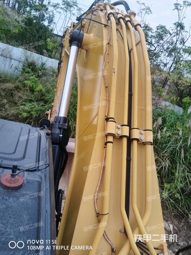 大臂背部俯視（工作和回轉(zhuǎn)裝置）