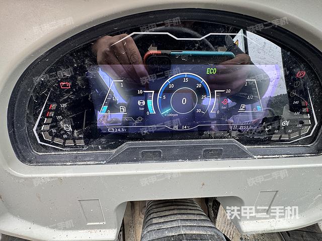 駕駛室操作臺（整機(jī)外觀及大件）