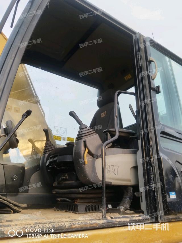 座椅左侧控制台/音响/含左手柄（驾驶室部分）