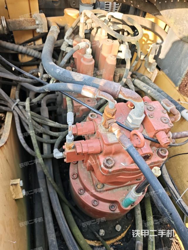 回轉(zhuǎn)馬達(dá)（上車(chē)部件）