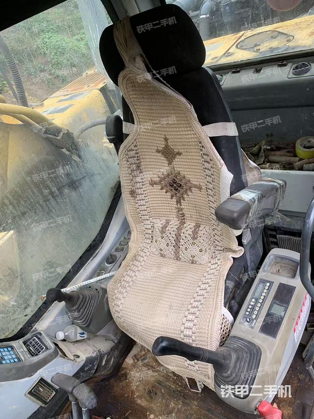 驾驶室整体（整机外观）