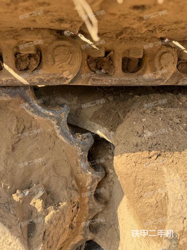 單側(cè)履帶整體（整機(jī)外觀）