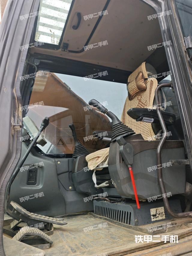 驾驶室整体（整机外观）