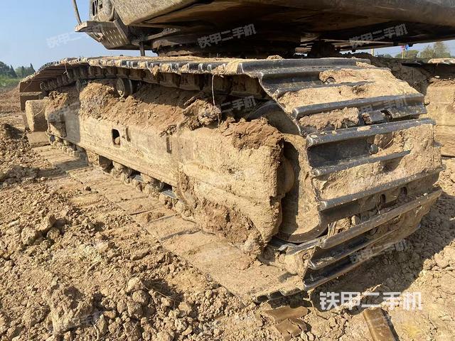 單側(cè)履帶整體（整機(jī)外觀）