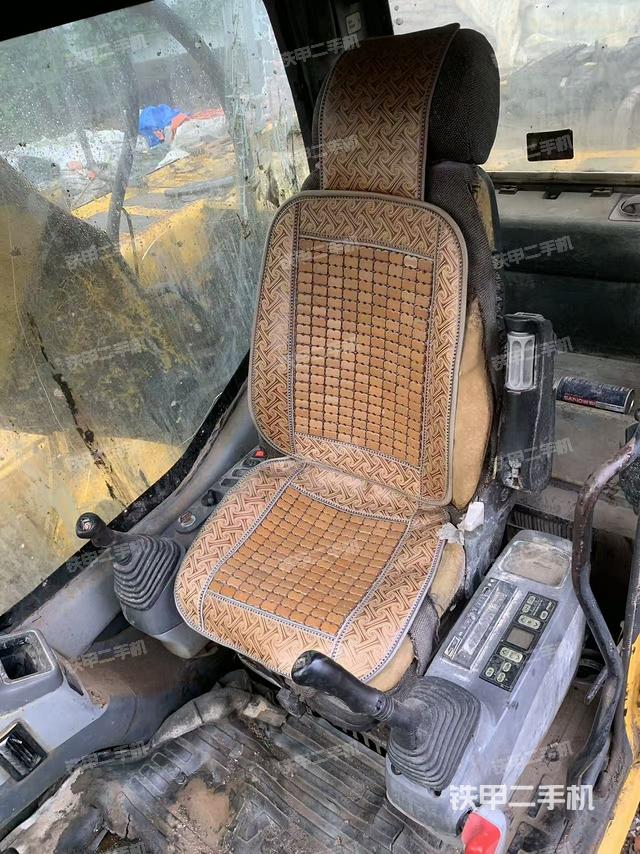 驾驶室整体（整机外观）