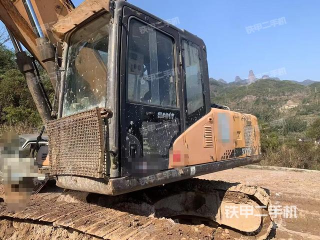 三一重工SY215C挖掘机