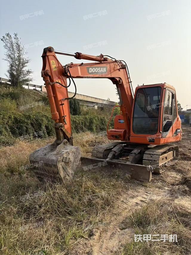 駕駛室整體（整機(jī)外觀）