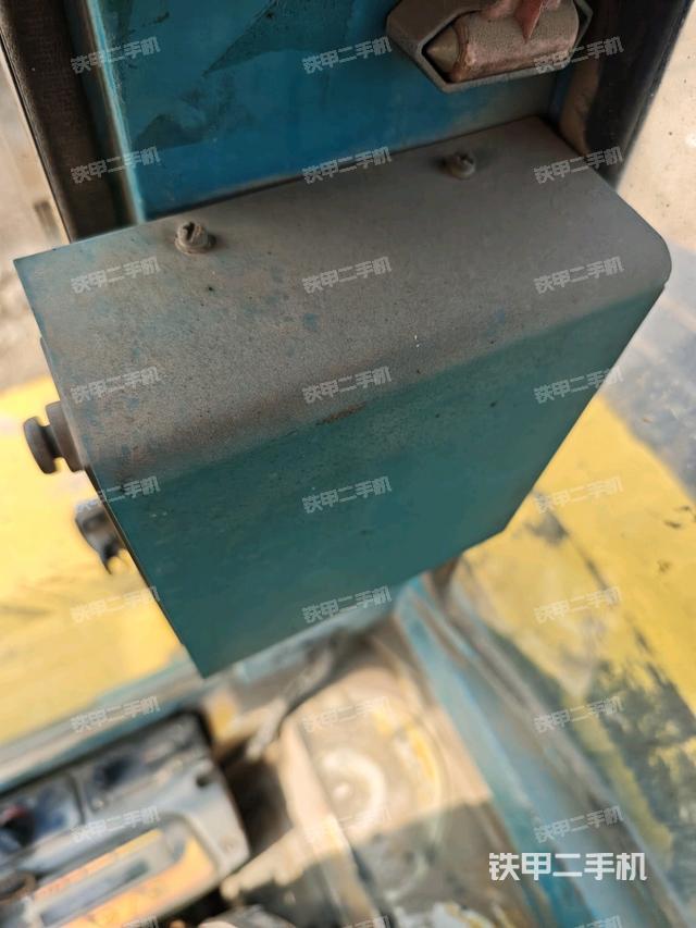 座椅右侧控制台/钥匙门/油门/含右手柄（驾驶室部分）