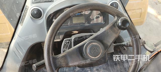 駕駛室操作臺（整機外觀及大件）