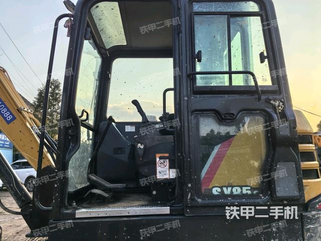 ?駕駛室正側(cè)（駕駛室部分）