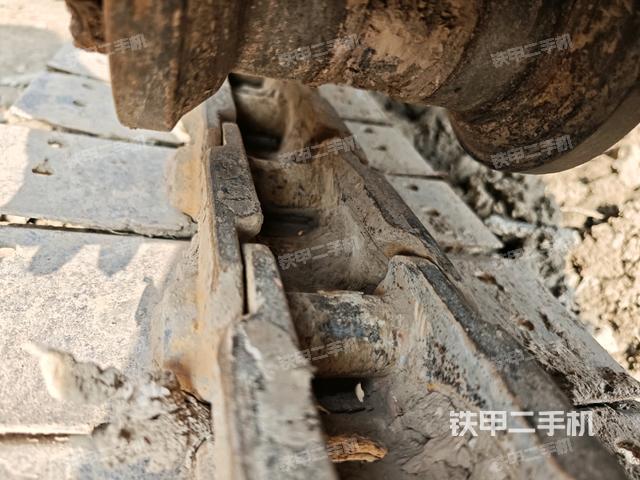 右侧行走马达盖板（行走机构）