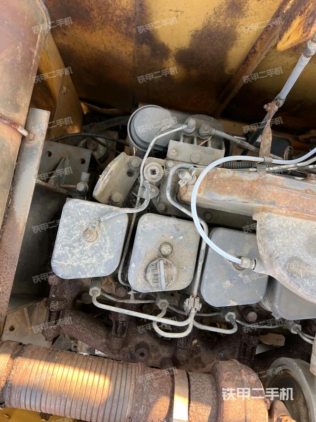 中央回轉(zhuǎn)接頭特寫(xiě)（上車(chē)部件）