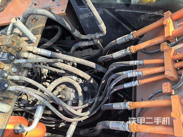 駕駛室頂部（整機(jī)外觀）