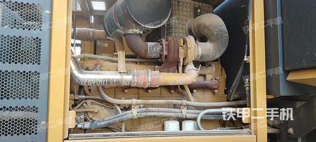 發(fā)動機右側(cè)（整機外觀及大件）