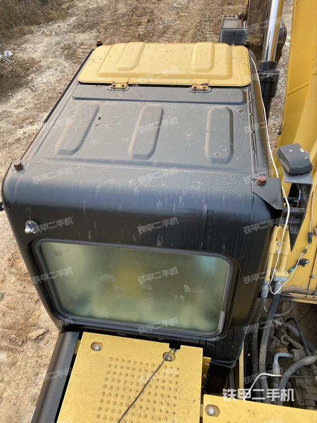 驾驶室顶部（整机外观）