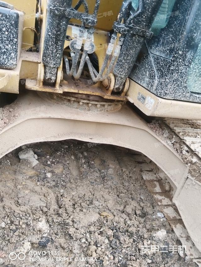 转盘和下车架正前（工作和回转装置）