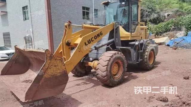 发动机左侧（整机外观及大件）