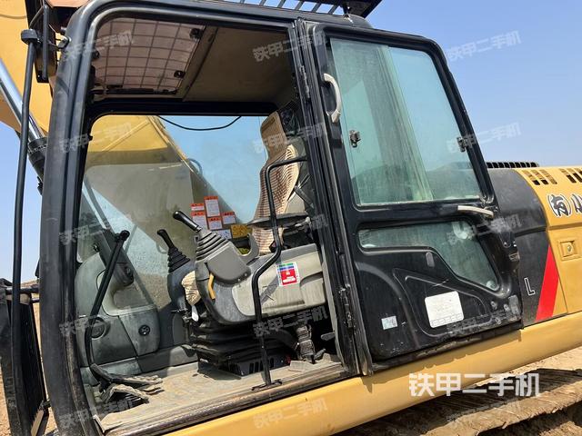 驾驶室整体（整机外观）