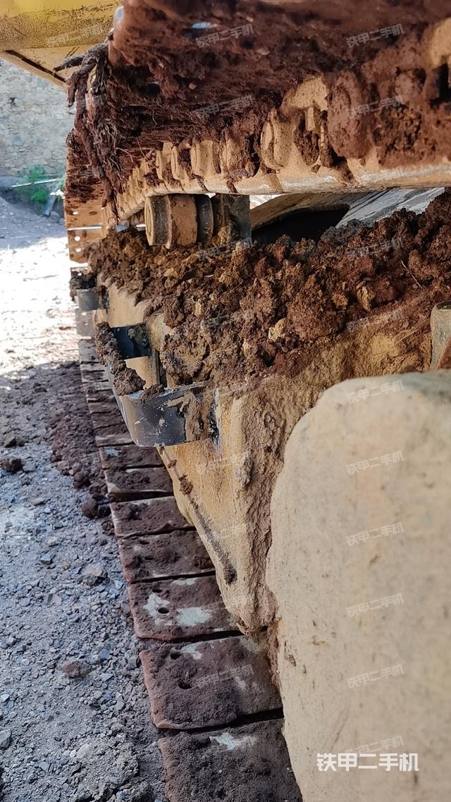 單側(cè)履帶整體（整機(jī)外觀）